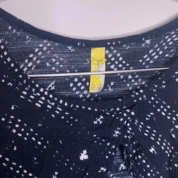 Free People | Crinkle Look Through Sleeveless Tank Top size XS - Picture 4 of 6